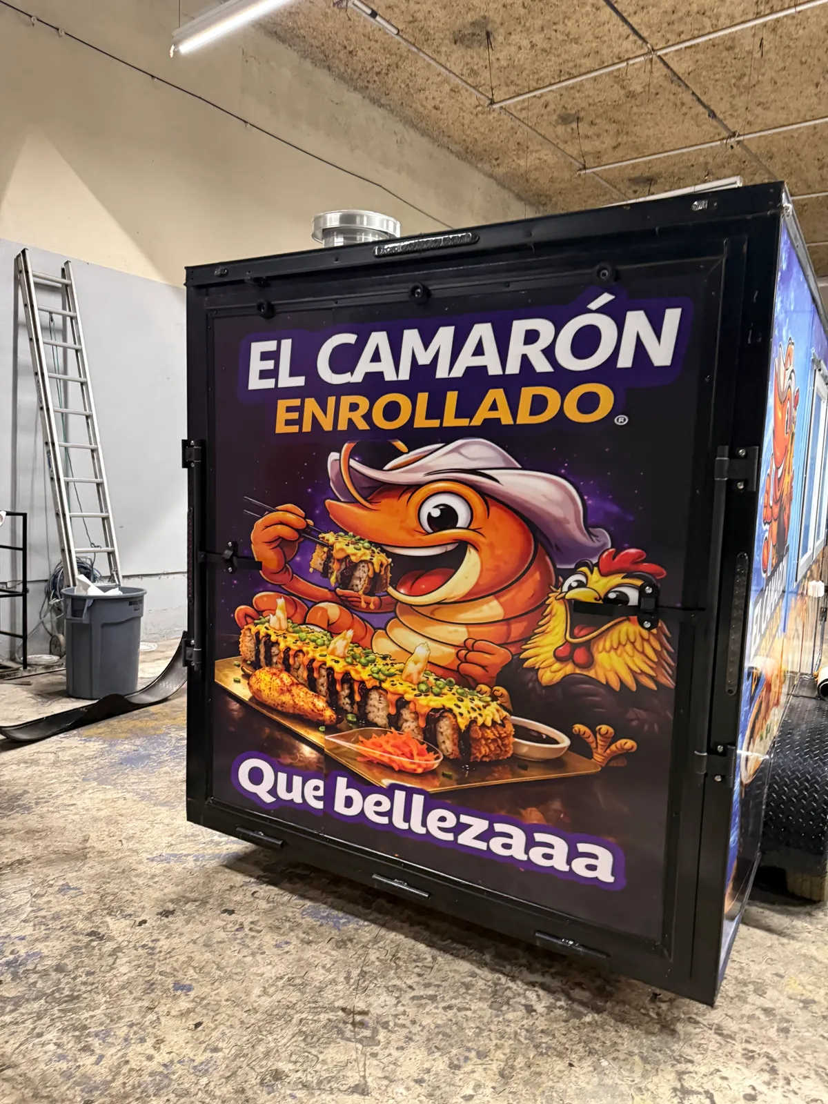 El Camarón Enrollado food trailer